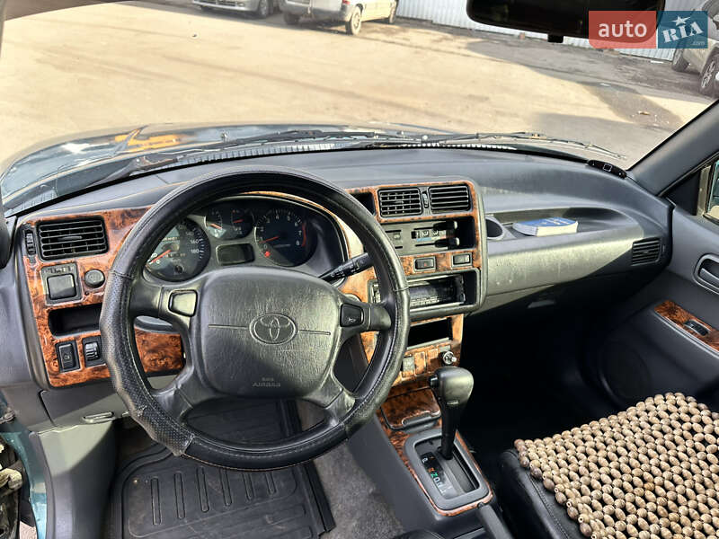 Внедорожник / Кроссовер Toyota RAV4 1995 в Николаеве