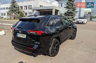 Внедорожник / Кроссовер Toyota RAV4 2021 в Киеве