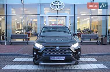 Внедорожник / Кроссовер Toyota RAV4 2021 в Киеве