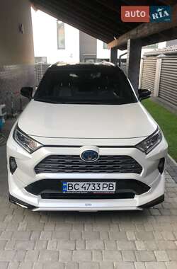 Внедорожник / Кроссовер Toyota RAV4 2021 в 
