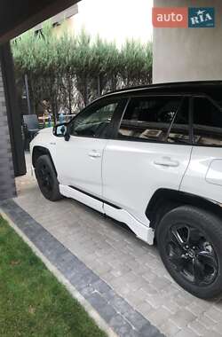 Внедорожник / Кроссовер Toyota RAV4 2021 в 