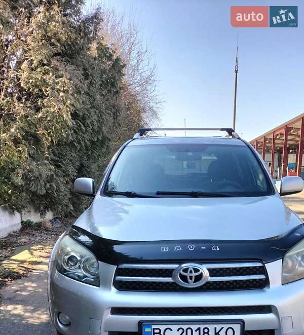 Внедорожник / Кроссовер Toyota RAV4 2006 в Львове