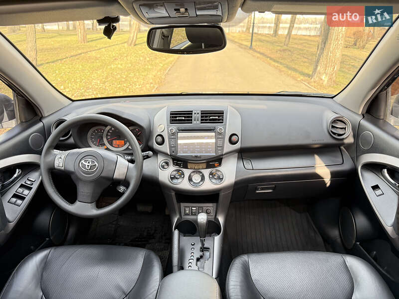 Внедорожник / Кроссовер Toyota RAV4 2006 в Киеве