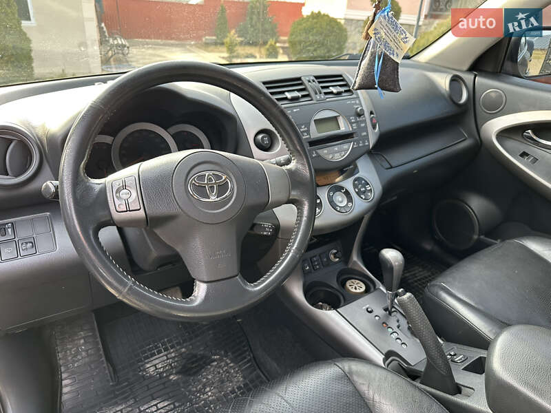Внедорожник / Кроссовер Toyota RAV4 2008 в Малинцах