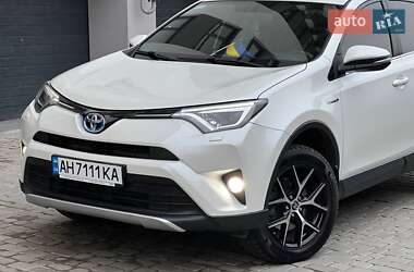 Внедорожник / Кроссовер Toyota RAV4 2016 в 