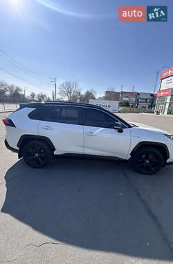 Внедорожник / Кроссовер Toyota RAV4 2021 в 