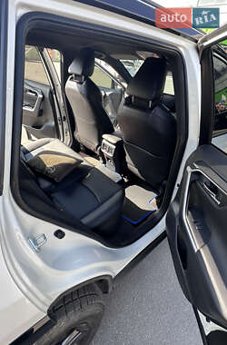 Внедорожник / Кроссовер Toyota RAV4 2021 в 