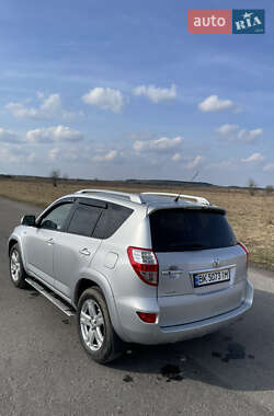 Позашляховик / Кросовер Toyota RAV4 2009 в Березному