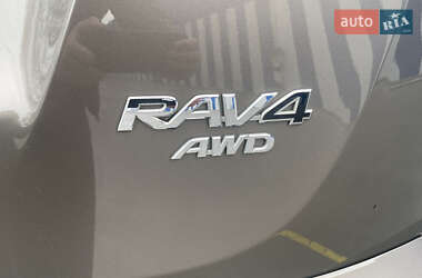 Внедорожник / Кроссовер Toyota RAV4 2017 в 