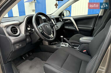 Внедорожник / Кроссовер Toyota RAV4 2017 в 
