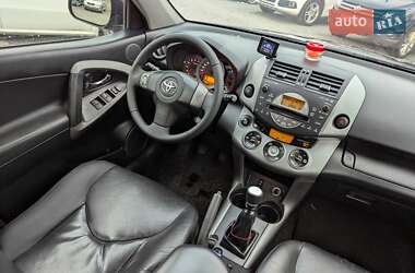 Внедорожник / Кроссовер Toyota RAV4 2007 в Ровно