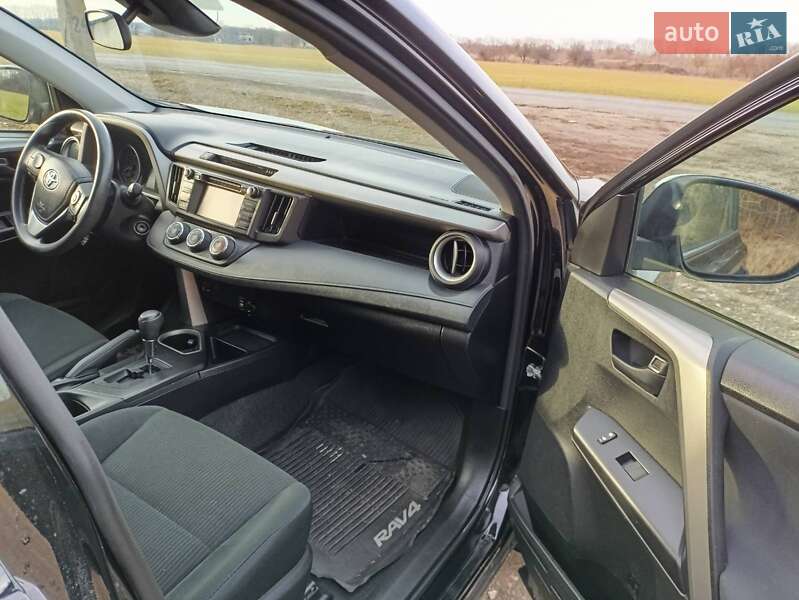 Позашляховик / Кросовер Toyota RAV4 2017 в Києві