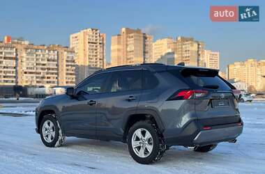 Позашляховик / Кросовер Toyota RAV4 2021 в Києві