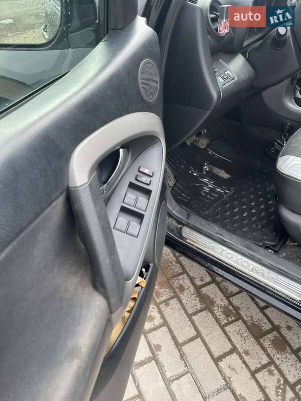 Внедорожник / Кроссовер Toyota RAV4 2007 в Новояворовске