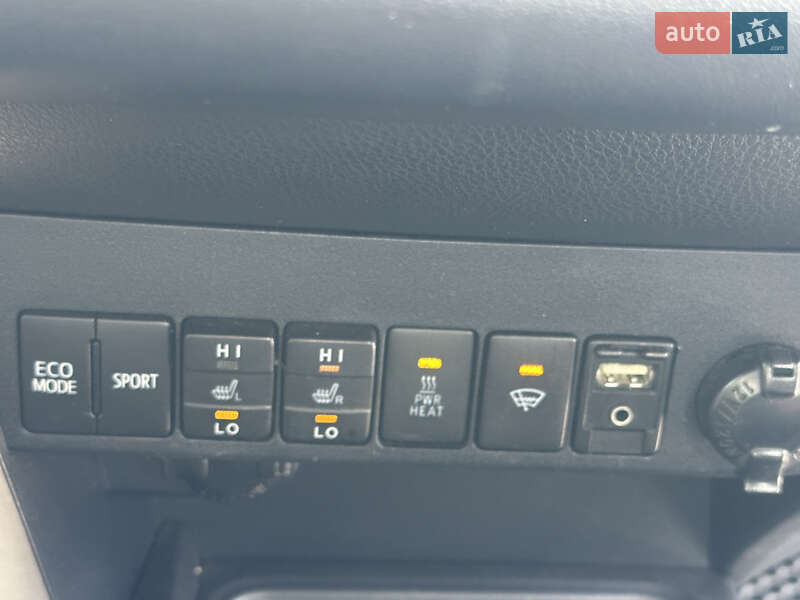 Внедорожник / Кроссовер Toyota RAV4 2014 в Киеве