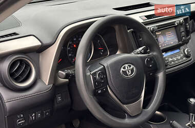 Позашляховик / Кросовер Toyota RAV4 2015 в 