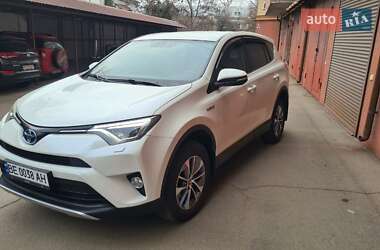 Внедорожник / Кроссовер Toyota RAV4 2017 в 