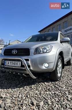 Позашляховик / Кросовер Toyota RAV4 2010 в 