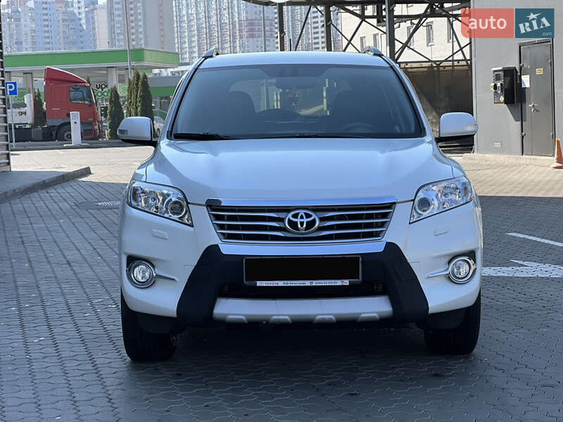 Внедорожник / Кроссовер Toyota RAV4 2011 в 