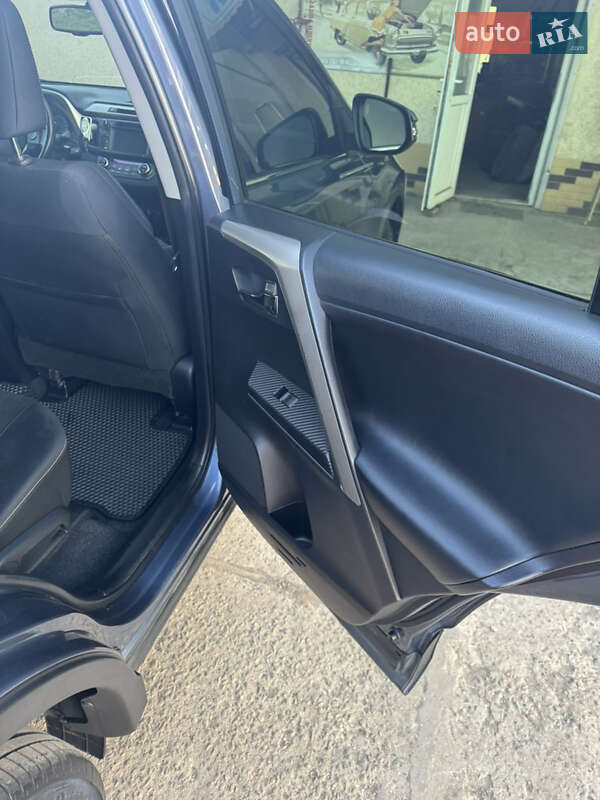 Позашляховик / Кросовер Toyota RAV4 2013 в Одесі