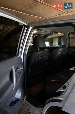 Внедорожник / Кроссовер Toyota RAV4 2009 в 