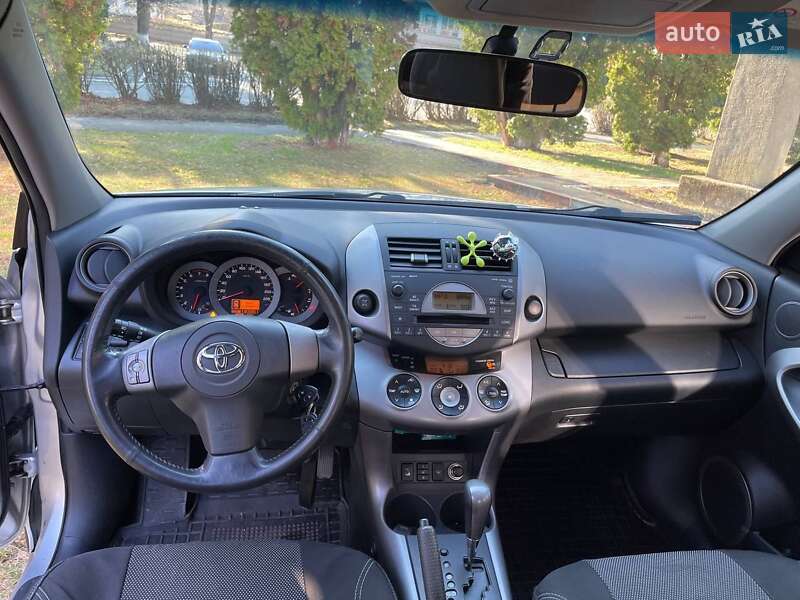 Внедорожник / Кроссовер Toyota RAV4 2007 в Киеве