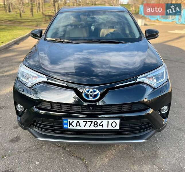 Позашляховик / Кросовер Toyota RAV4 2017 в Южноукраїнську