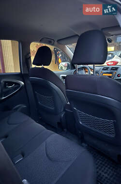 Внедорожник / Кроссовер Toyota RAV4 2009 в 