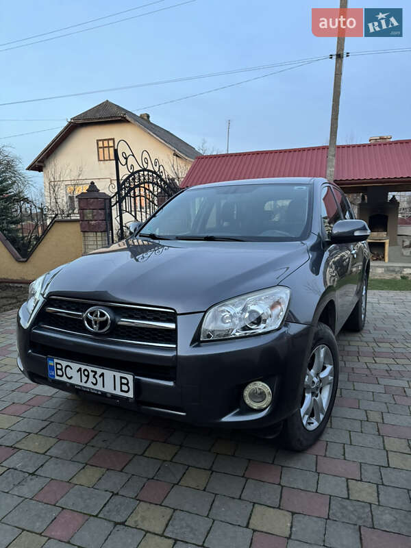 Внедорожник / Кроссовер Toyota RAV4 2009 в 