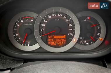 Внедорожник / Кроссовер Toyota RAV4 2009 в 