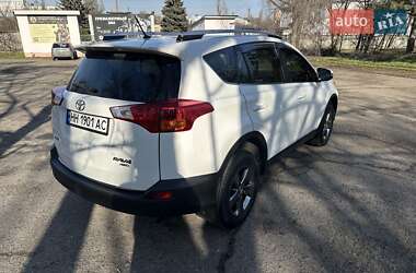 Позашляховик / Кросовер Toyota RAV4 2015 в 