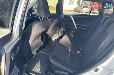 Позашляховик / Кросовер Toyota RAV4 2015 в 