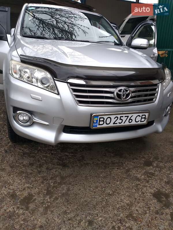 Позашляховик / Кросовер Toyota RAV4 2012 в Тернополі