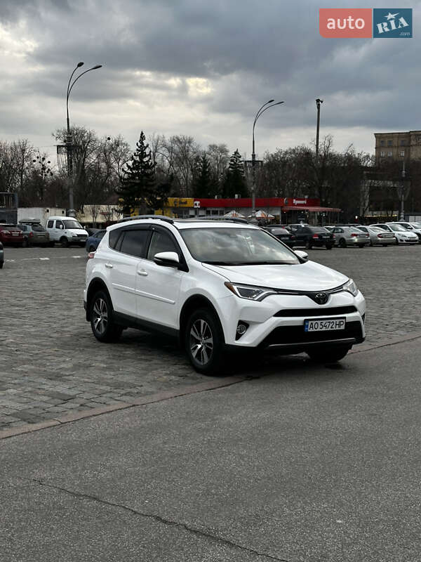 Позашляховик / Кросовер Toyota RAV4 2018 в Києві