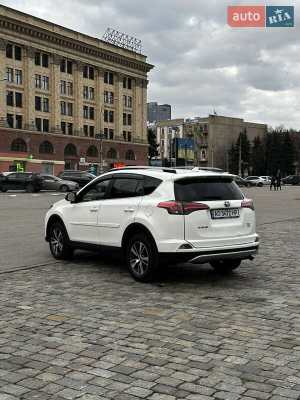 Позашляховик / Кросовер Toyota RAV4 2018 в Києві