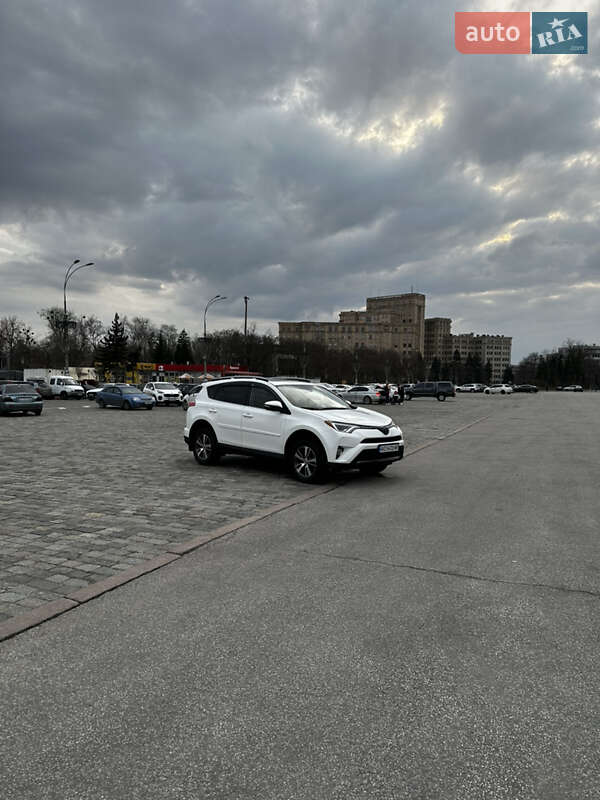 Позашляховик / Кросовер Toyota RAV4 2018 в Києві