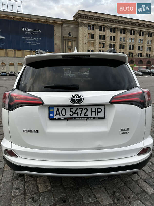 Позашляховик / Кросовер Toyota RAV4 2018 в Києві