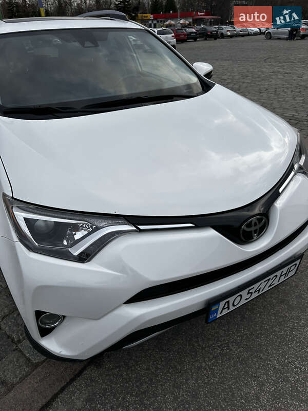 Позашляховик / Кросовер Toyota RAV4 2018 в Києві