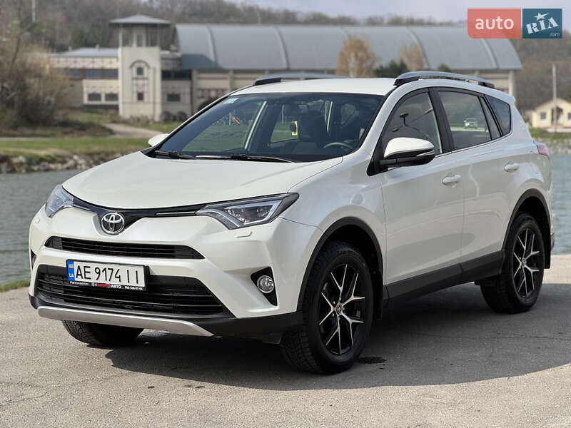 Toyota RAV4 2015