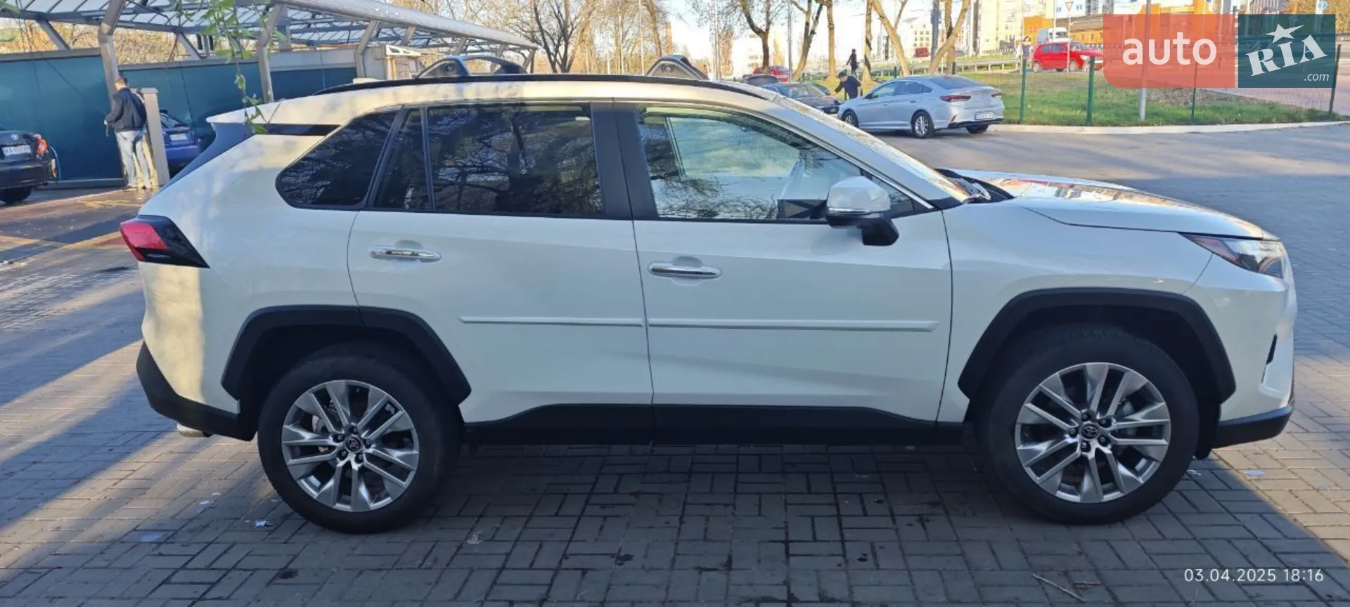 2022 Toyota RAV 4 - мініатюра 8