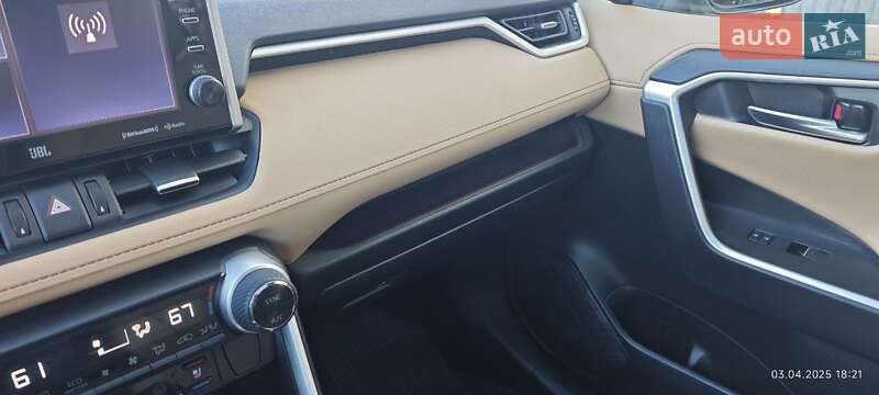 Внедорожник / Кроссовер Toyota RAV4 2022 в Киеве фото 36 Внедорожник / Кроссовер Toyota RAV4 2022 в Киеве
