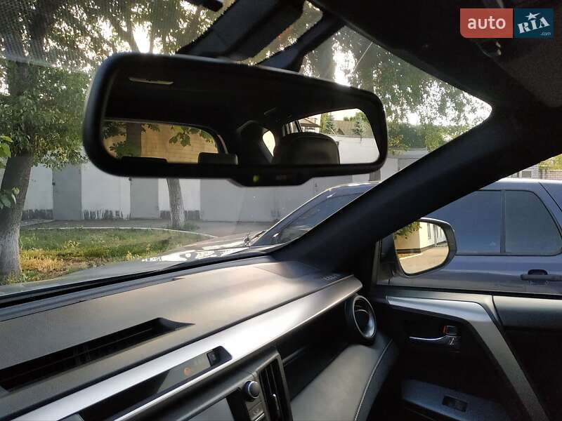 Позашляховик / Кросовер Toyota RAV4 2017 в Кам'янському