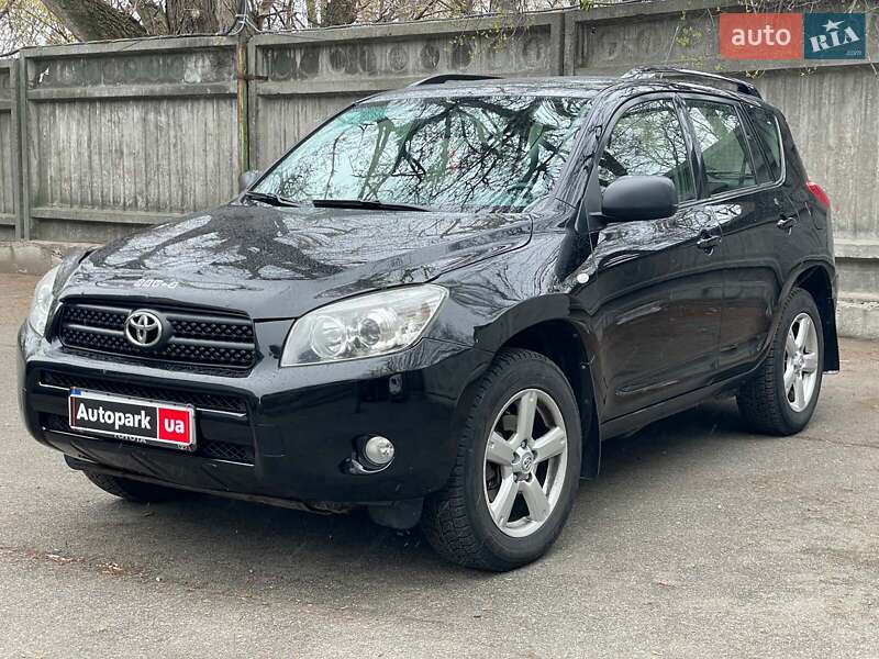 Внедорожник / Кроссовер Toyota RAV4 2006 в 