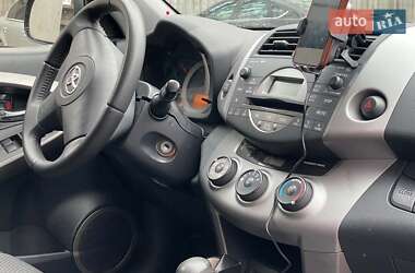 Внедорожник / Кроссовер Toyota RAV4 2006 в 
