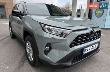 Внедорожник / Кроссовер Toyota RAV4 2019 в 