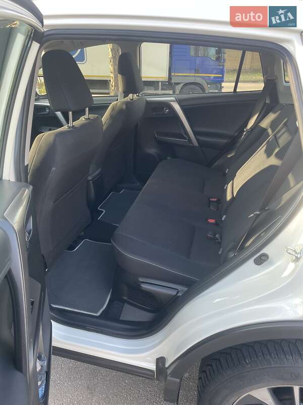 Позашляховик / Кросовер Toyota RAV4 2018 в Києві