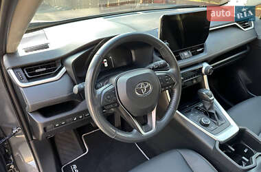 Внедорожник / Кроссовер Toyota RAV4 2023 в 