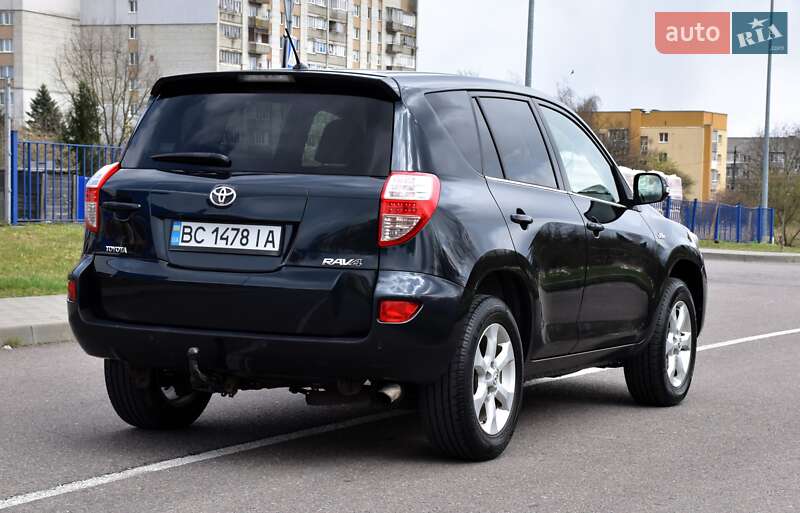 Внедорожник / Кроссовер Toyota RAV4 2010 в Дрогобыче