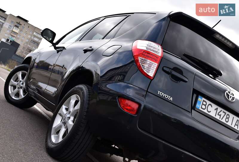 Внедорожник / Кроссовер Toyota RAV4 2010 в Дрогобыче