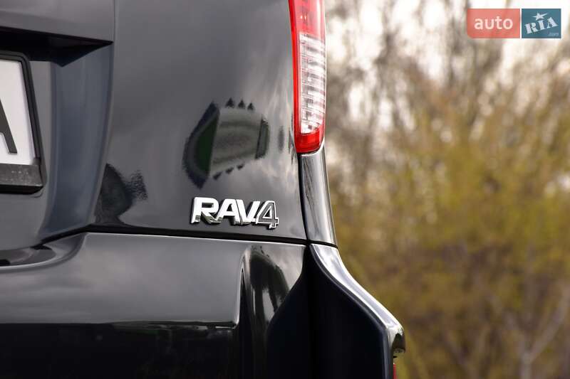 Внедорожник / Кроссовер Toyota RAV4 2010 в Дрогобыче